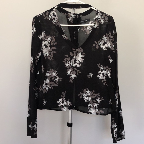 Kendall & Kylie Tops - Kendall & Kylie Floral V Neck Choker Blouse in Size Small